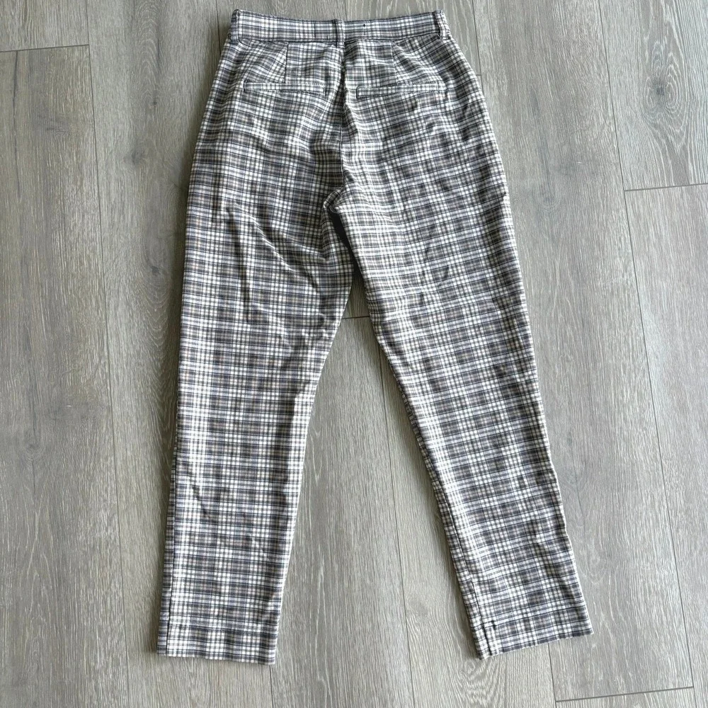 Hollister Ultra High-Rise Mom Pant Size S Plaid Grey Tan White Tapered Trousers